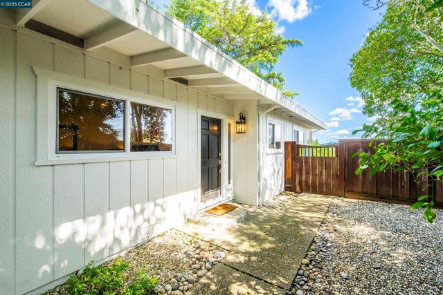 11 Dale Court, Lafayette, CA 94595