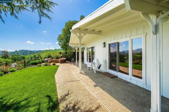 11 Dale Court, Lafayette, CA 94595