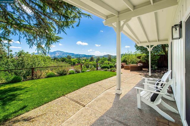 11 Dale Court, Lafayette, CA 94595