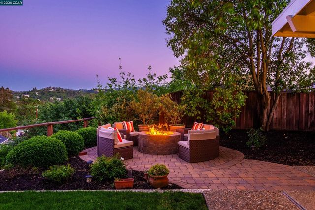 11 Dale Court, Lafayette, CA 94595