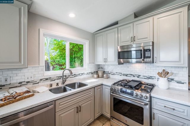 11 Dale Court, Lafayette, CA 94595