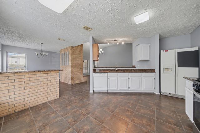 319 Richvale Lane, Houston, TX 77598