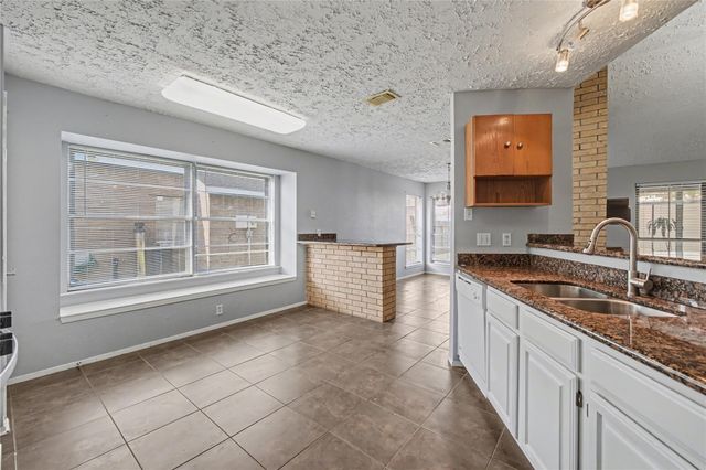 319 Richvale Lane, Houston, TX 77598