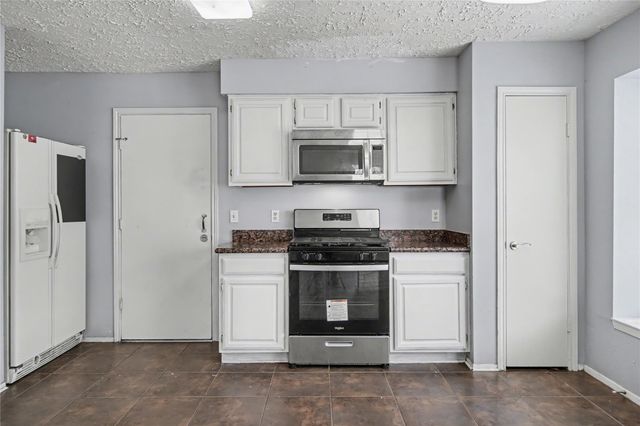 319 Richvale Lane, Houston, TX 77598