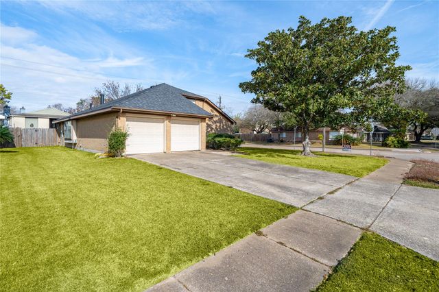 319 Richvale Lane, Houston, TX 77598