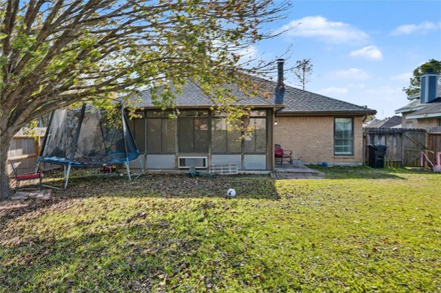 319 Richvale Lane, Houston, TX 77598