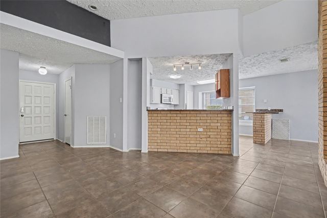 319 Richvale Lane, Houston, TX 77598