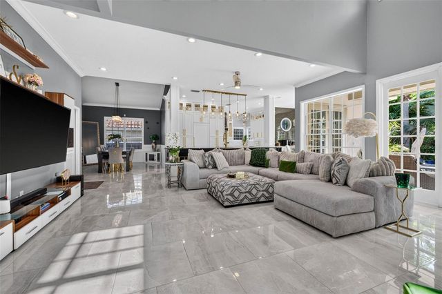 4660 LAUREL OAK LANE NE, St Petersburg, FL 33703