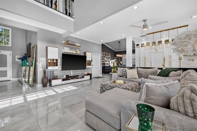 4660 LAUREL OAK LANE NE, St Petersburg, FL 33703