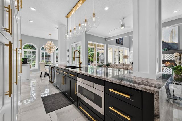 4660 LAUREL OAK LANE NE, St Petersburg, FL 33703