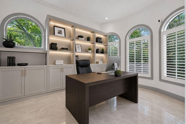 4660 LAUREL OAK LANE NE, St Petersburg, FL 33703