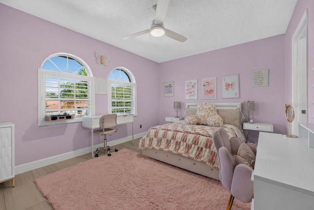 4660 LAUREL OAK LANE NE, St Petersburg, FL 33703