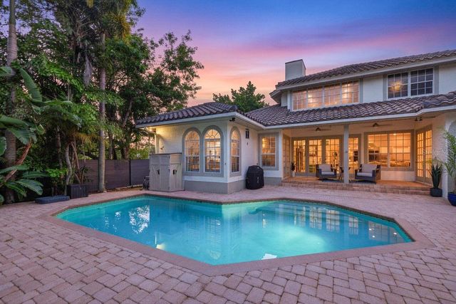 4660 LAUREL OAK LANE NE, St Petersburg, FL 33703