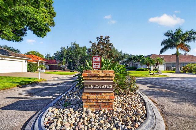 4660 LAUREL OAK LANE NE, St Petersburg, FL 33703