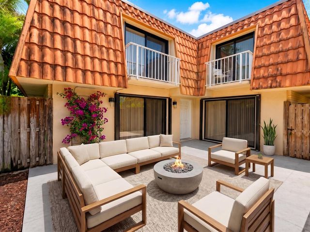 865 Blue Ridge Circle, West Palm Beach, FL 33409