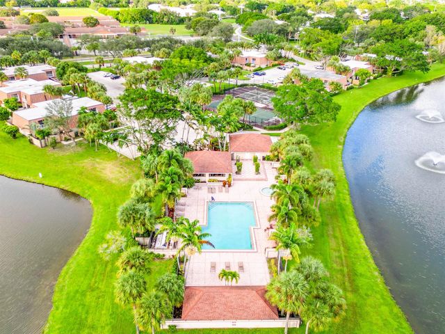 865 Blue Ridge Circle, West Palm Beach, FL 33409