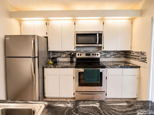 865 Blue Ridge Circle, West Palm Beach, FL 33409