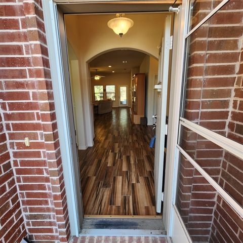 1209 Sherman Street, Tioga, TX 76271
