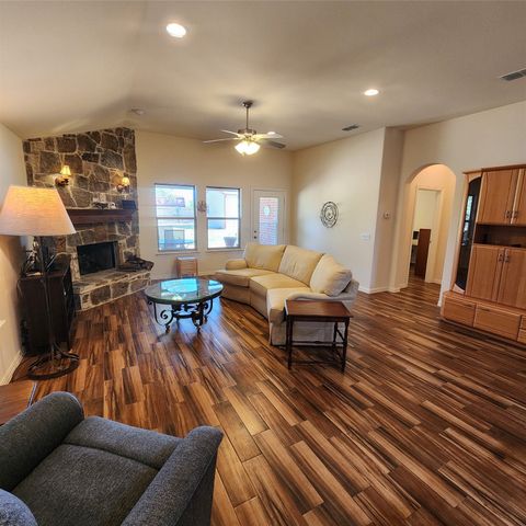 1209 Sherman Street, Tioga, TX 76271