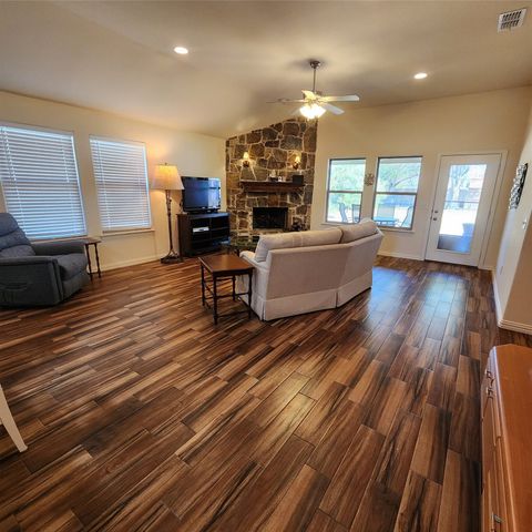 1209 Sherman Street, Tioga, TX 76271