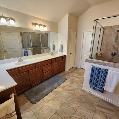 1209 Sherman Street, Tioga, TX 76271