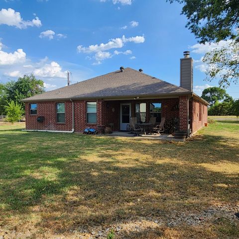 1209 Sherman Street, Tioga, TX 76271