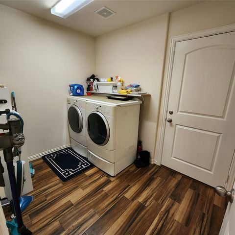 1209 Sherman Street, Tioga, TX 76271
