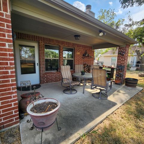 1209 Sherman Street, Tioga, TX 76271