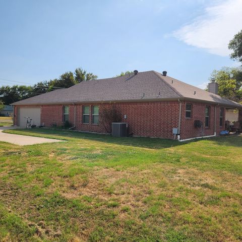 1209 Sherman Street, Tioga, TX 76271