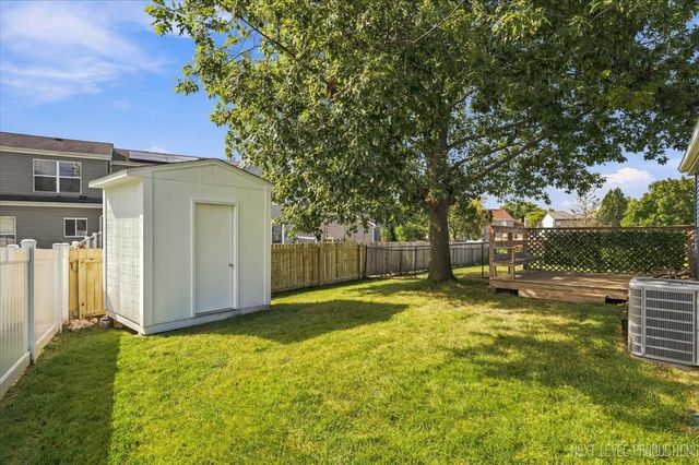 798 STANFORD Lane, Carol Stream, IL 60188