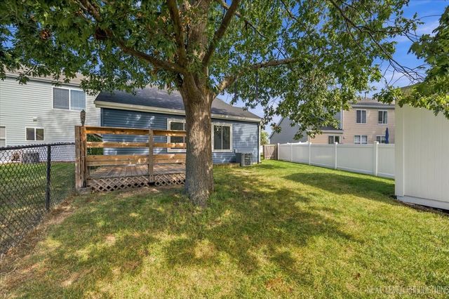 798 STANFORD Lane, Carol Stream, IL 60188