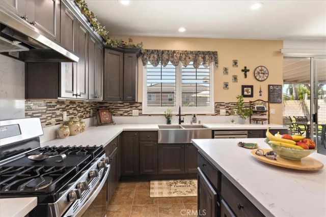 15727 Virginia, Fontana, CA 92336