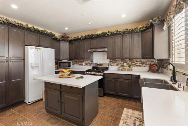 15727 Virginia, Fontana, CA 92336