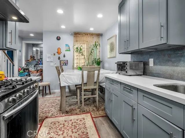 18411 Hatteras 114, Tarzana, CA 91356