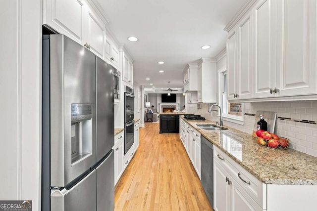 330 Waverly Hall Drive, Roswell, GA 30075