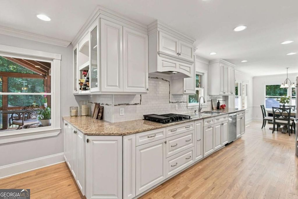 330 Waverly Hall Drive, Roswell, GA 30075 — photo 2