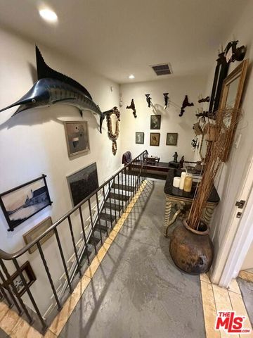 2252 W Washington Boulevard, Los Angeles, CA 90018
