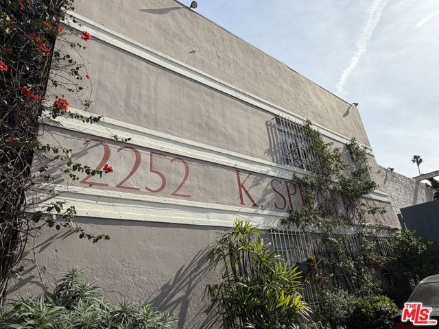 2252 W Washington Boulevard, Los Angeles, CA 90018