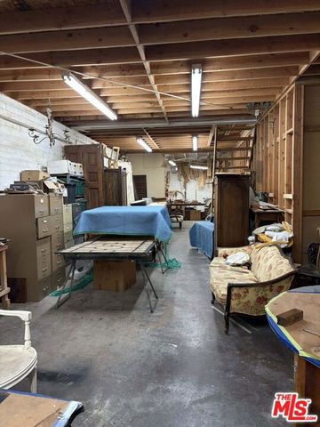 2252 W Washington Boulevard, Los Angeles, CA 90018