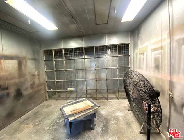 2252 W Washington Boulevard, Los Angeles, CA 90018