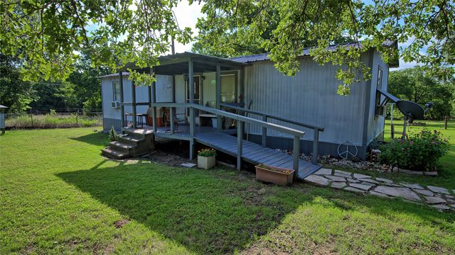 864 Upper Montague Road, Bowie, TX 76230