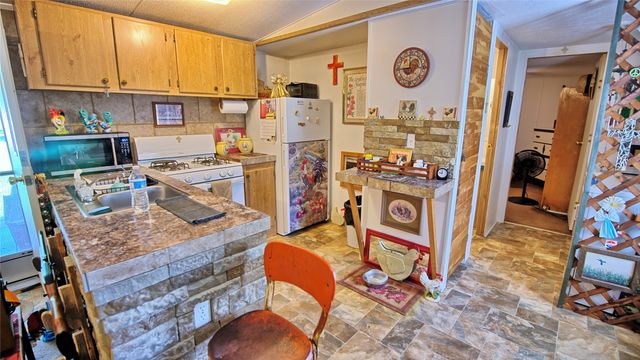 864 Upper Montague Road, Bowie, TX 76230
