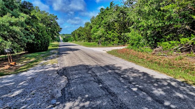 864 Upper Montague Road, Bowie, TX 76230