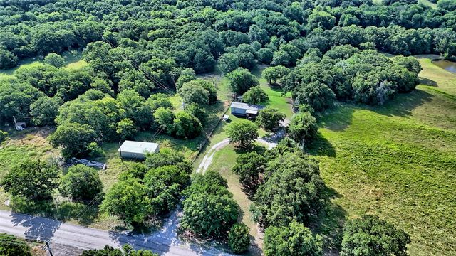 864 Upper Montague Road, Bowie, TX 76230