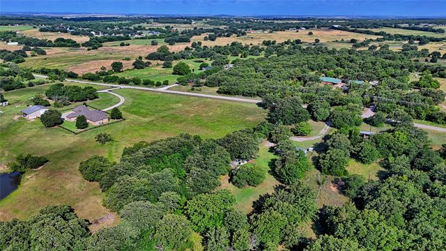 864 Upper Montague Road, Bowie, TX 76230