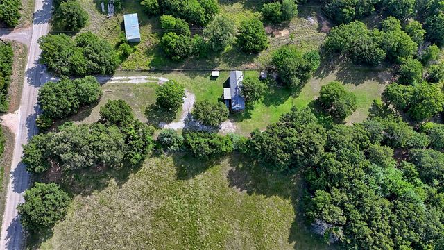 864 Upper Montague Road, Bowie, TX 76230