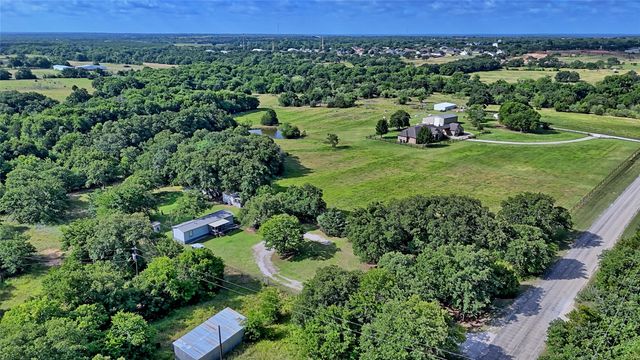 864 Upper Montague Road, Bowie, TX 76230