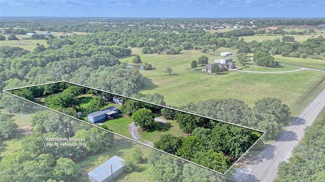864 Upper Montague Road, Bowie, TX 76230