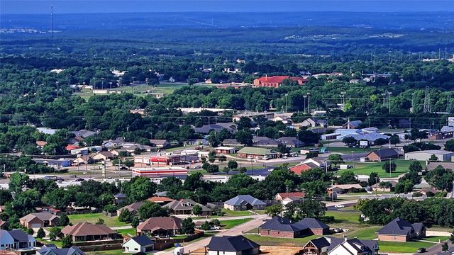 864 Upper Montague Road, Bowie, TX 76230