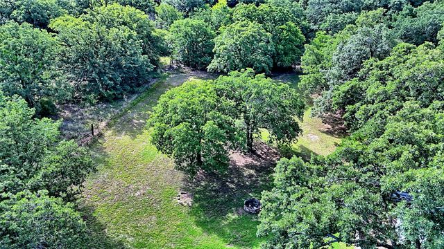 864 Upper Montague Road, Bowie, TX 76230